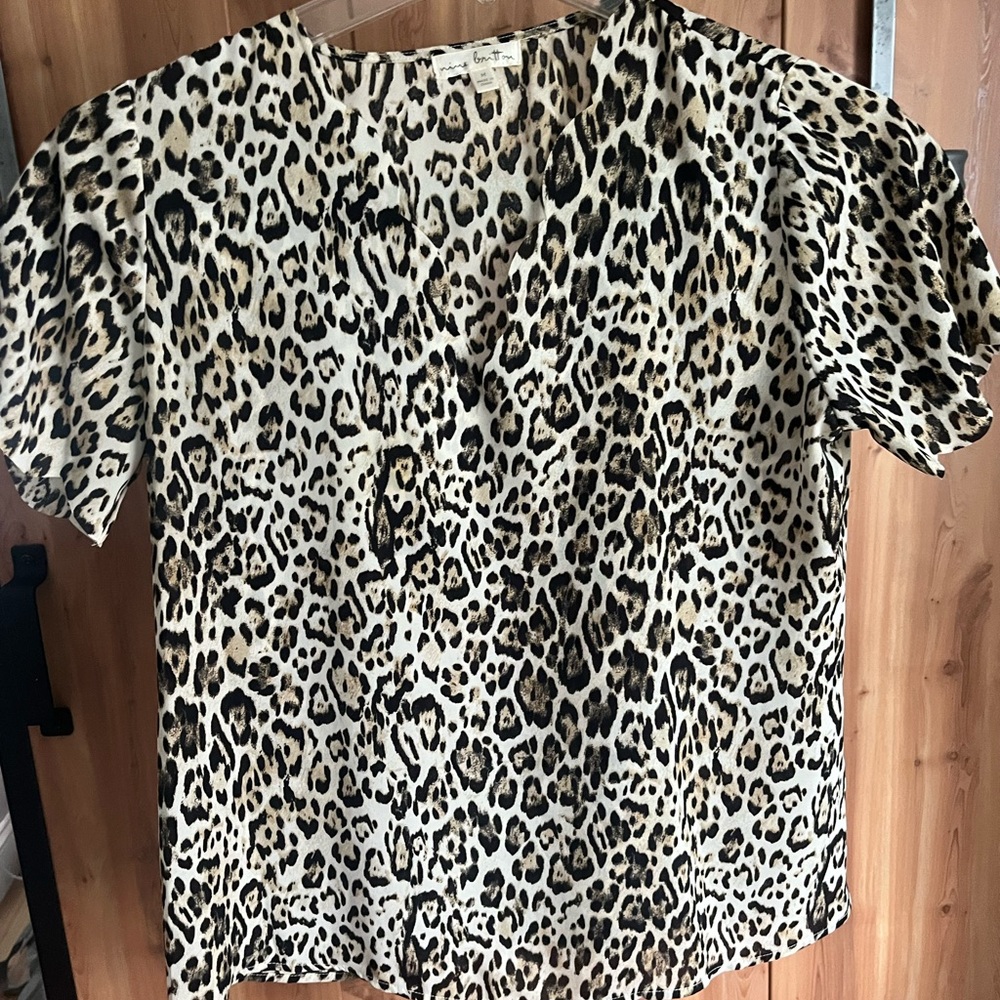 Nine Britton Black and White Buttoned Short Sleeve Blouse